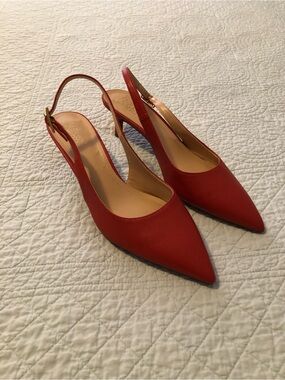 Franco Sarto slingback kitten heel pumps. Size 8 1/2.